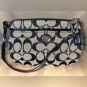 Coach Wristlet Monochrome (Black/Cream) Signature design w/ Patent Leather